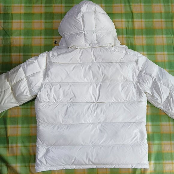 Lightweight Short Simple Moncler Down Jacket - Picture 8 of 10